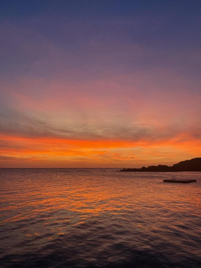 Hibiscus Beach House Jan Thiel エクステリア 写真