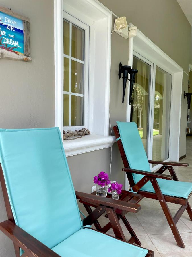 Hibiscus Beach House Jan Thiel エクステリア 写真