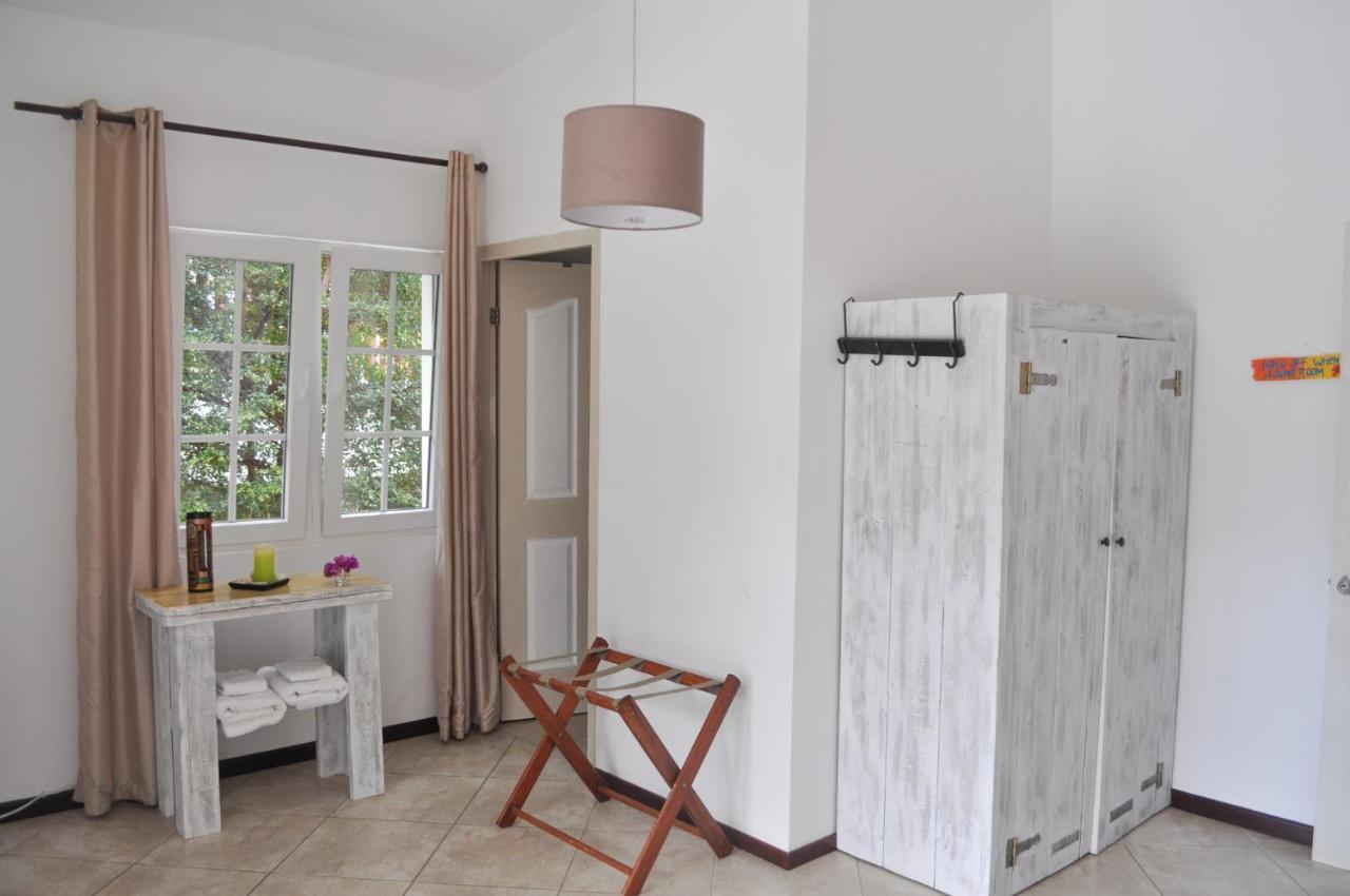 Hibiscus Beach House Jan Thiel エクステリア 写真