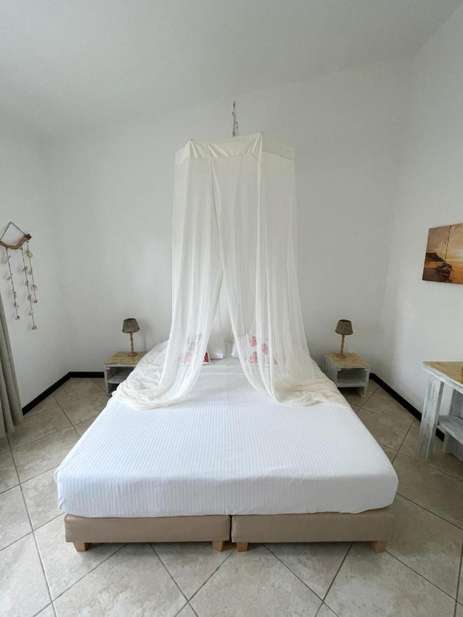 Hibiscus Beach House Jan Thiel エクステリア 写真